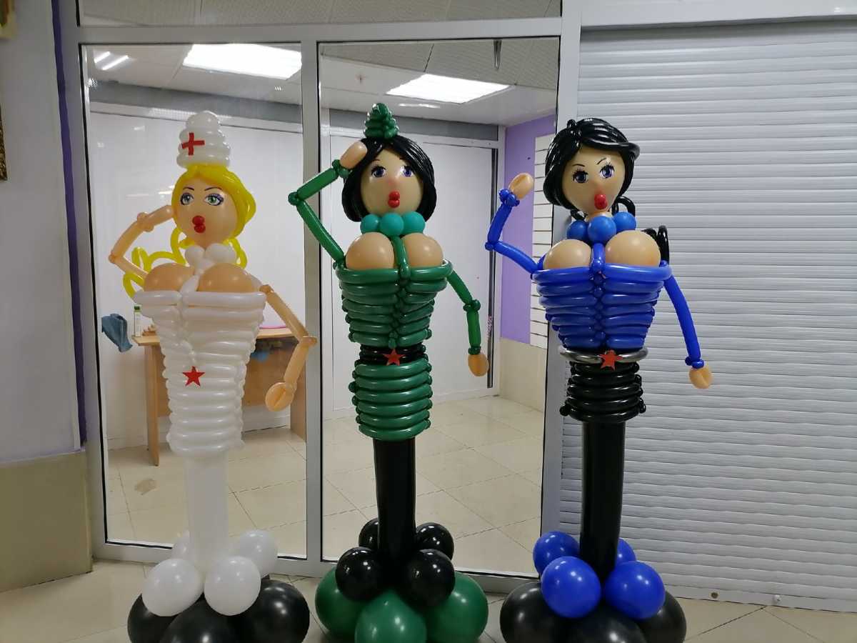 Фигуры девушек в форме