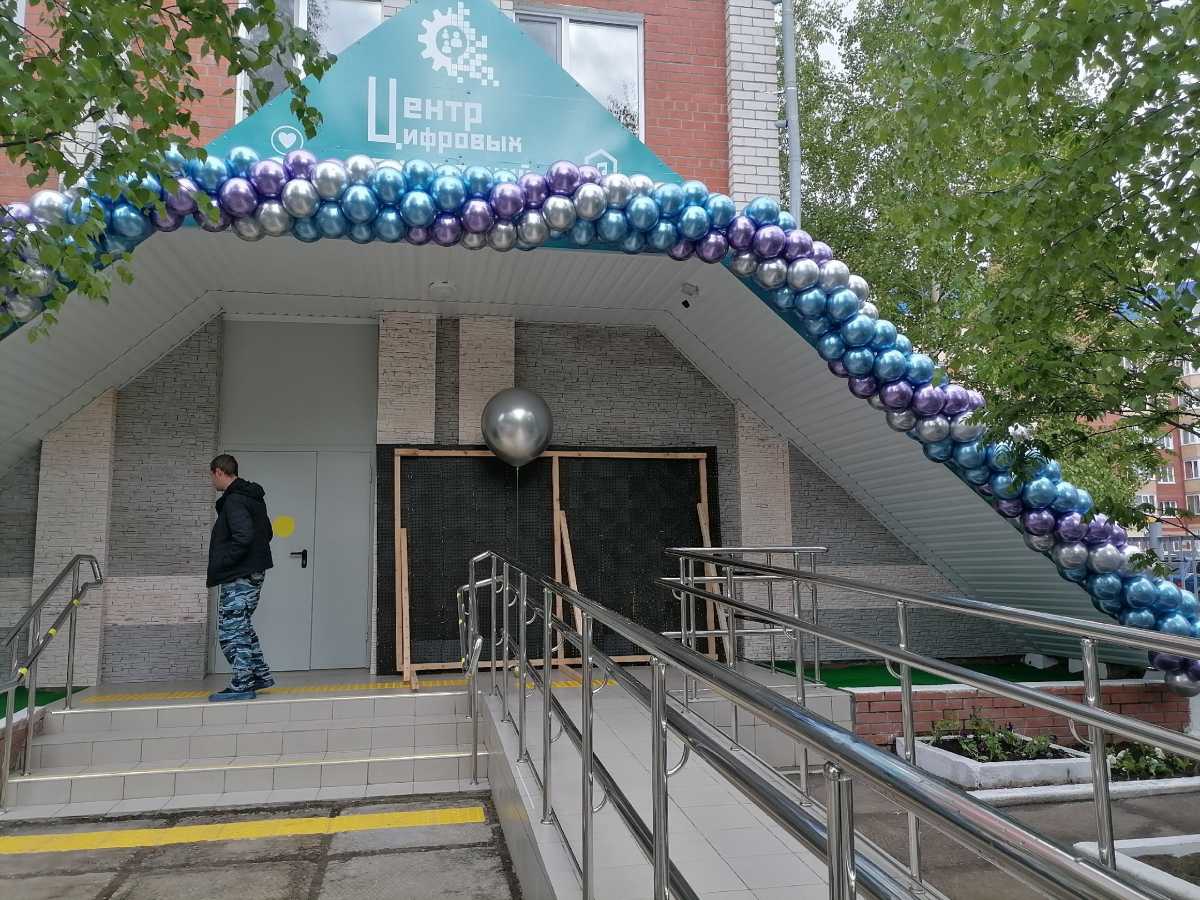 Витая арка из шаров хром( цена за 6 метров арки с доставкой и монтажем)